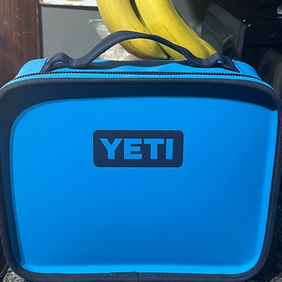 YETI Sky Blue Lunch Carrier (4 QT) - Picture 1 of 3